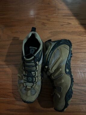 Merrell Men's Tan and Black Trail Sneakers